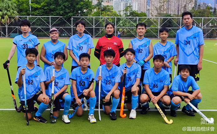 一張含有 人員, 曲棍球, 體育, 運動配備 的圖片
AI 產生的內容可能不正確。